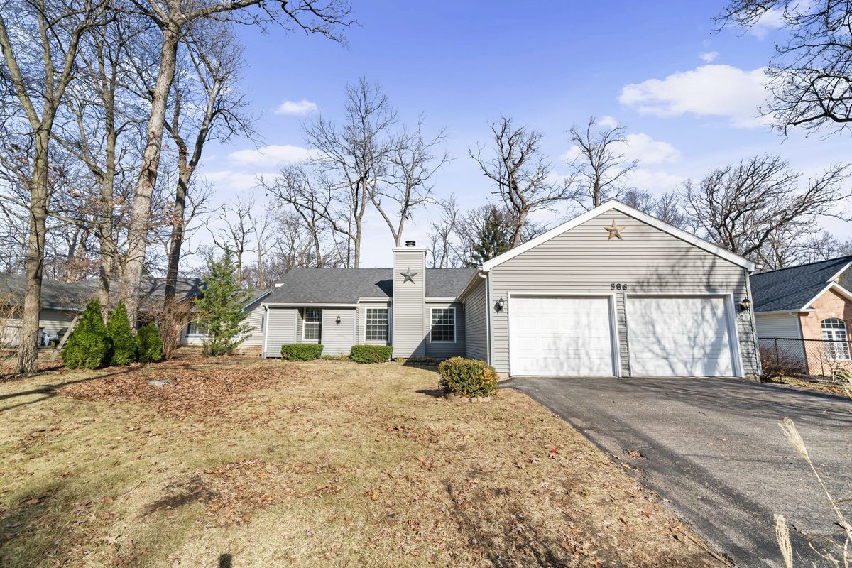 586 Holiday Drive, Lake Holiday, IL 60552