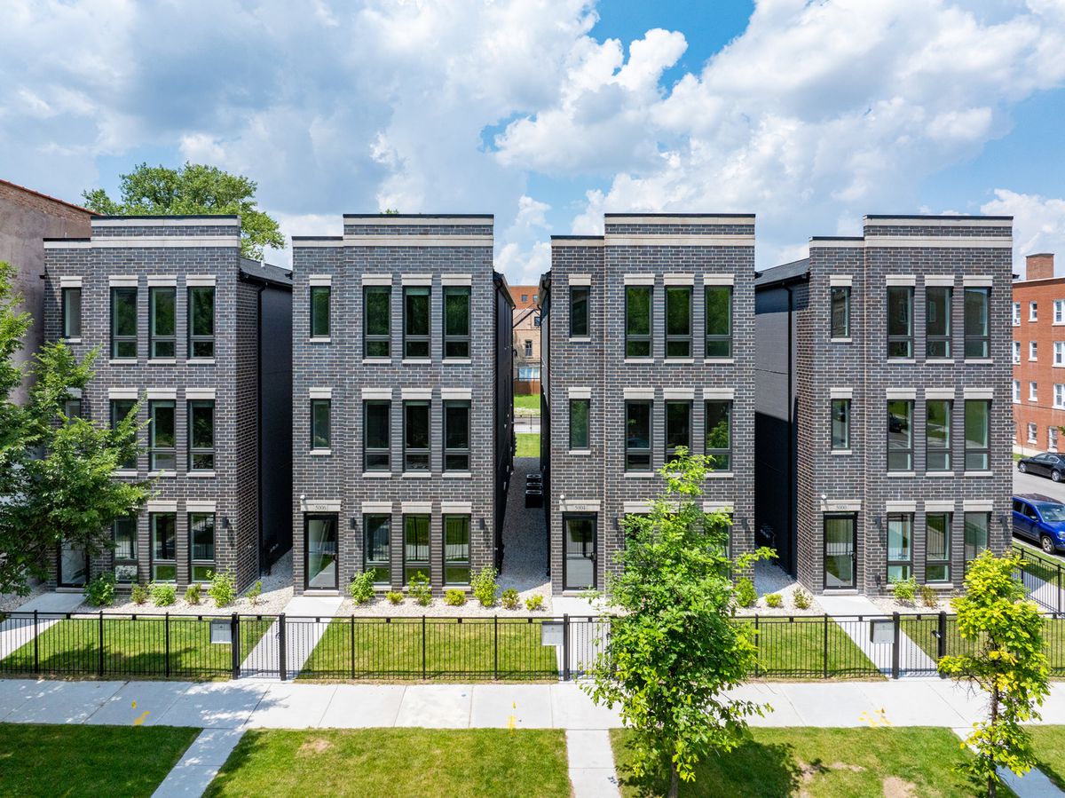 5008 Prairie Avenue, Chicago, IL 60615