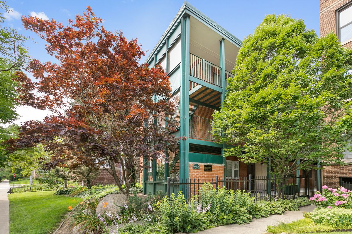 7606 Eastlake Terrace, Chicago, IL 60626