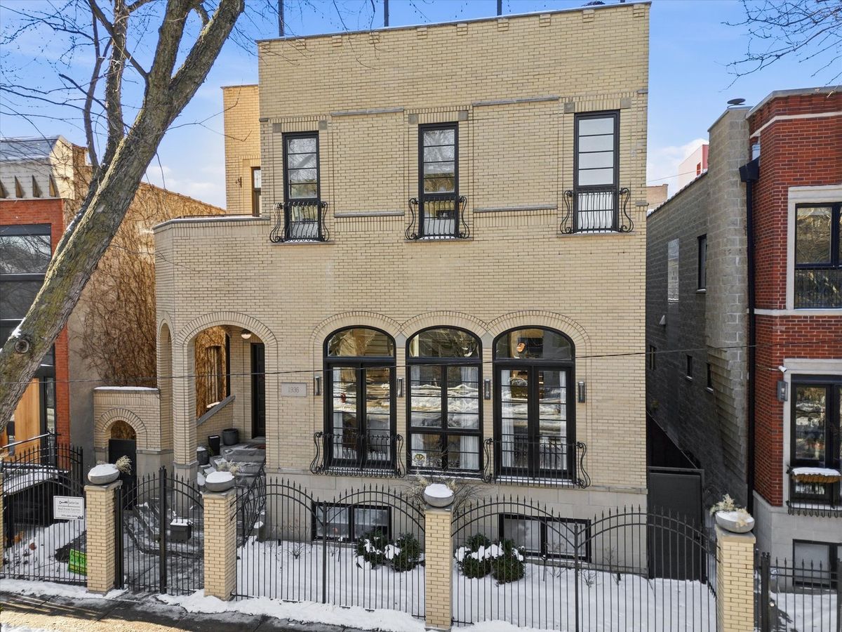 1936 Wilmot Avenue, Chicago, IL 60647