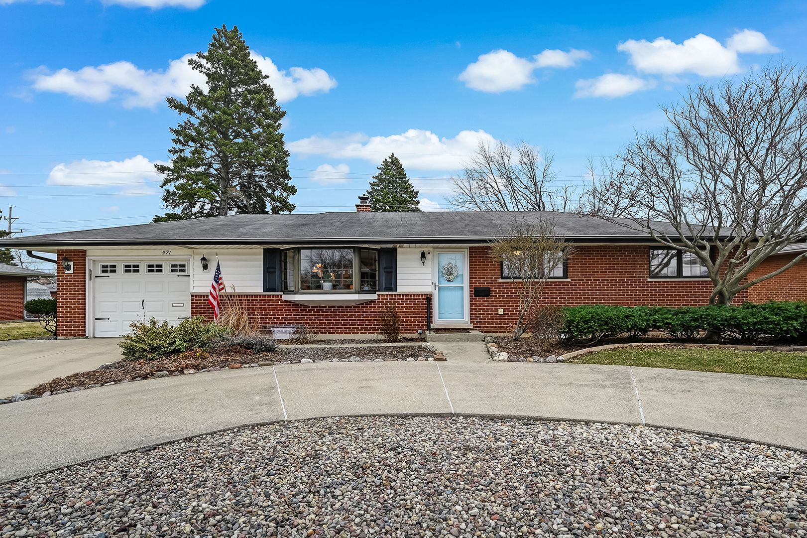 571 Dara James Road — Des Plaines, IL 60016