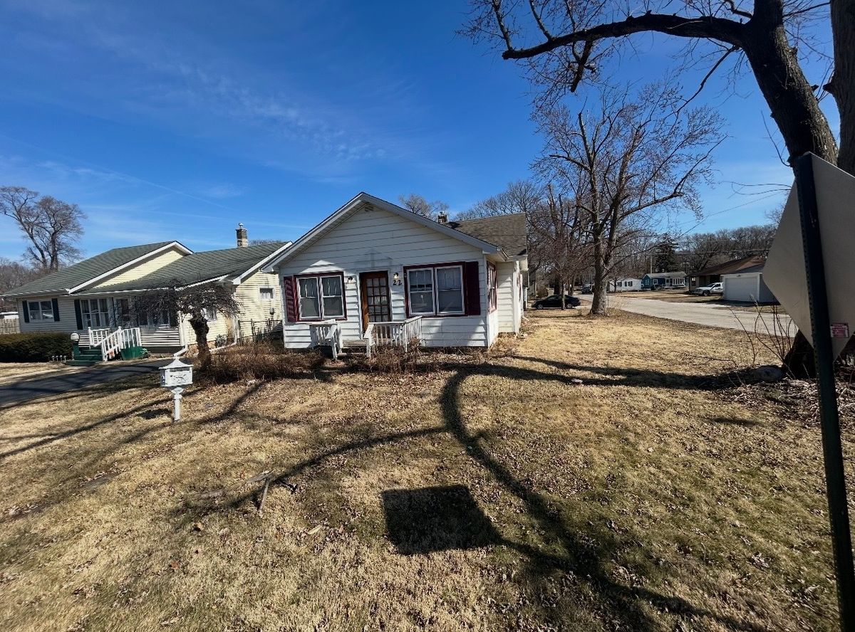 22 Berkley Avenue, Joliet, IL 60433