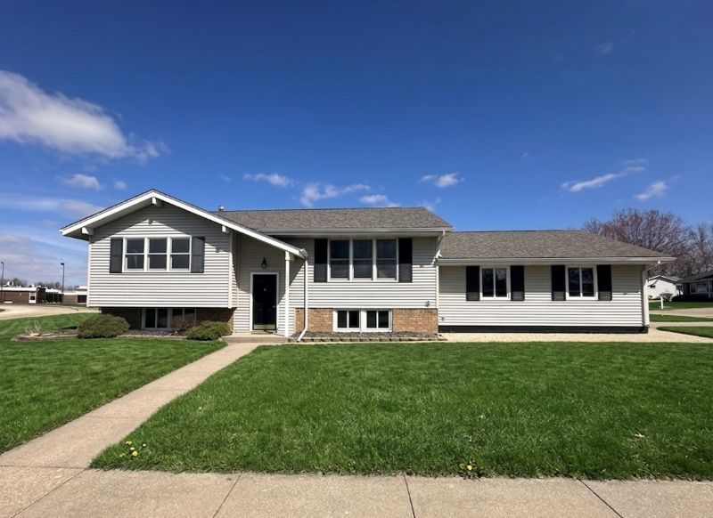 1104 15th Street — De Witt, IA 52472