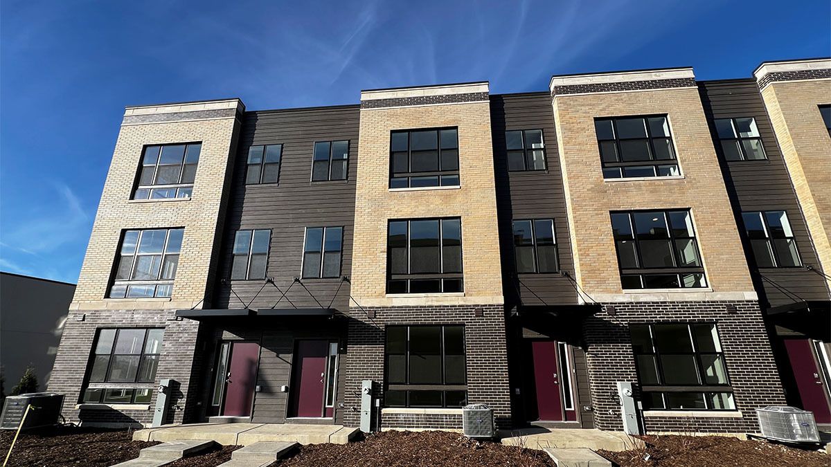 383 Summit Circle — Lombard, IL 60148