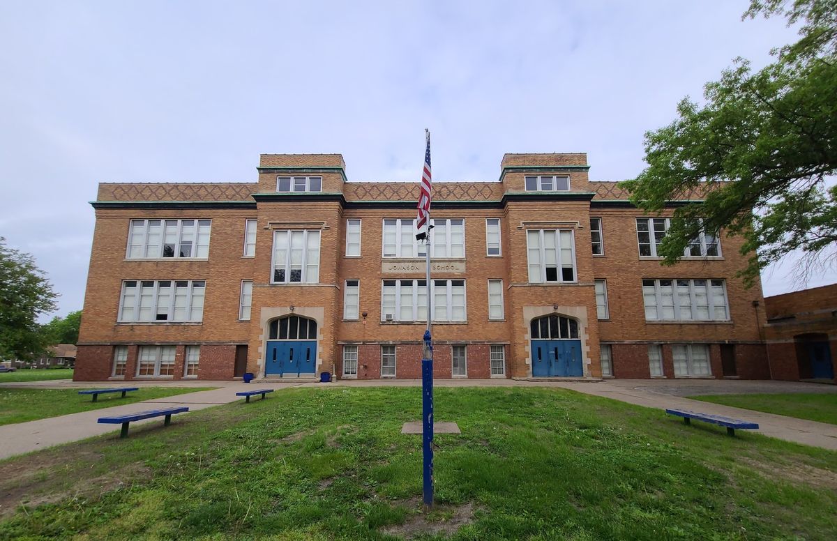 1730 WILKES Avenue, Davenport, IA 52804