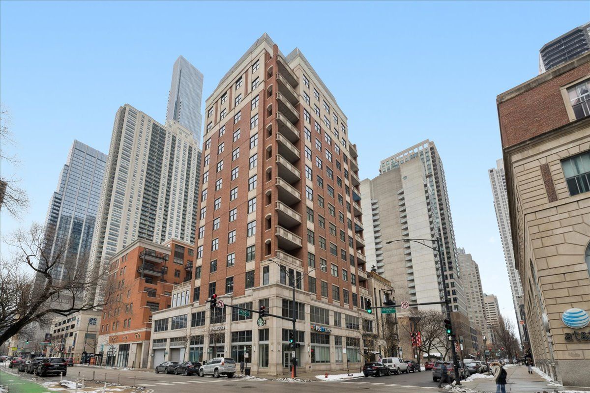 30 W Erie Street #601 — Chicago, IL 60654