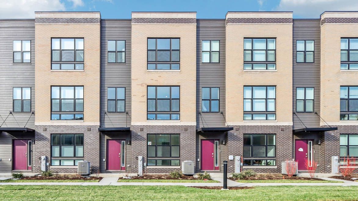 385 Summit Circle — Lombard, IL 60148