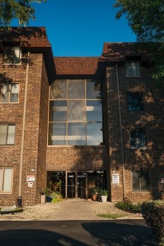 840 Elder Road #A414 — Homewood, IL 60430