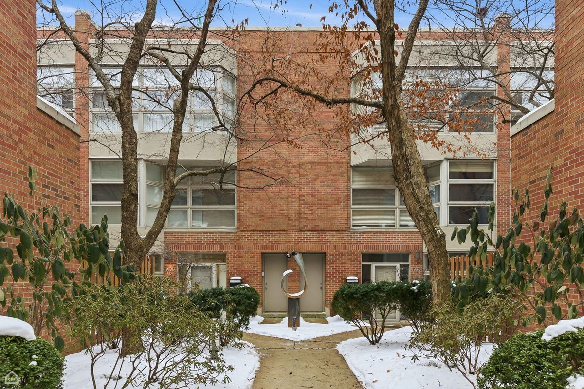 1920 Maud Avenue, Chicago, IL 60614