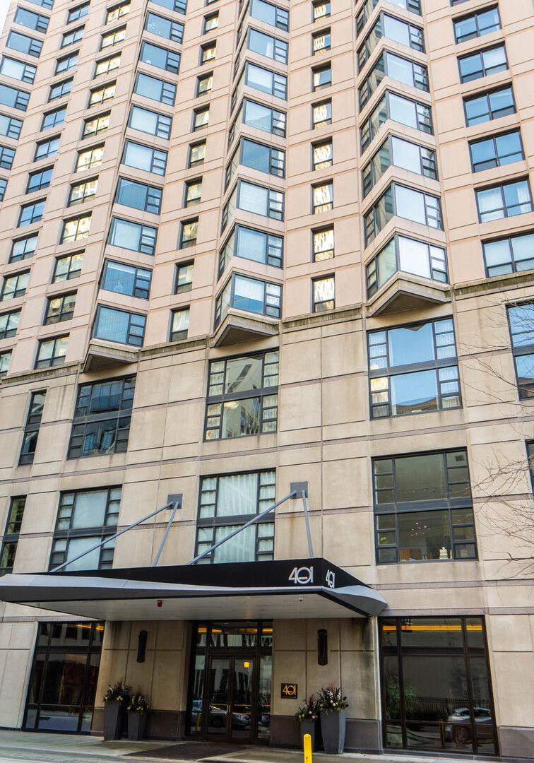 401 E Ontario Street #3202 — Chicago, IL 60611