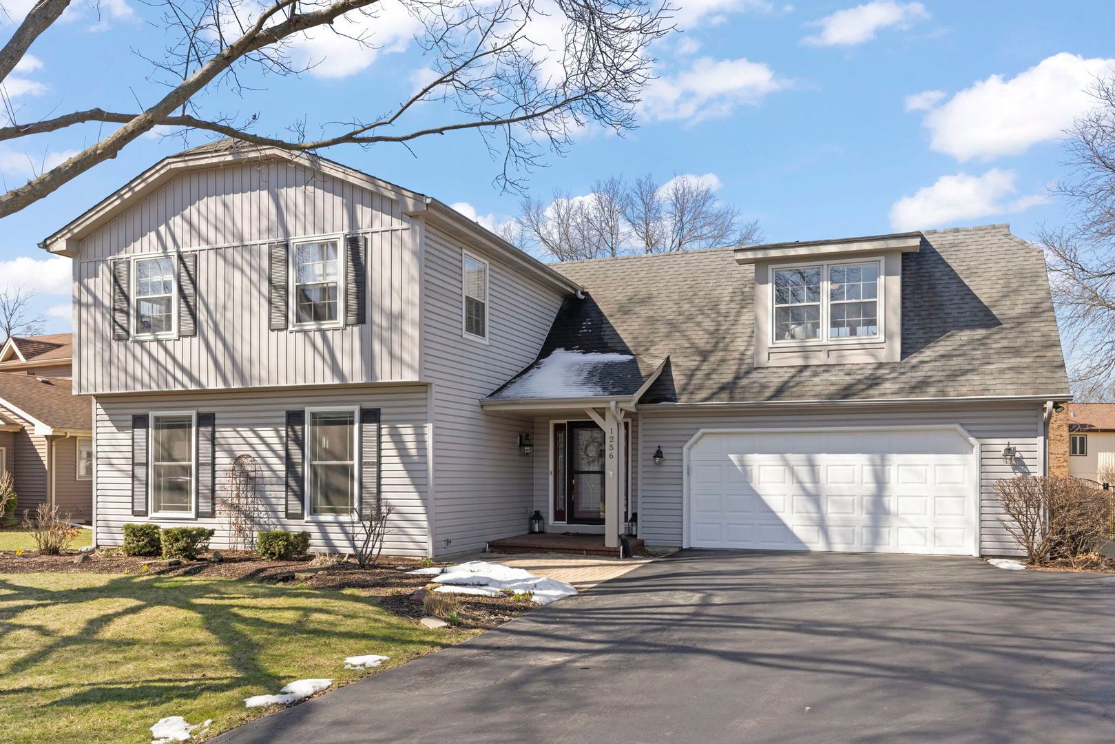 1256 Whitingham Circle — Naperville, IL 60540