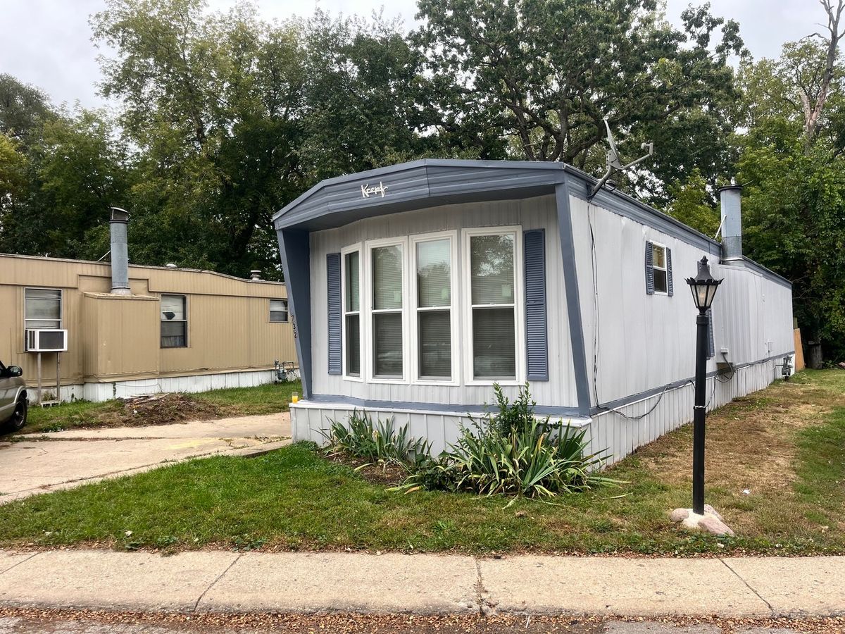 38455 Sheridan Road, Beach Park, IL 60087