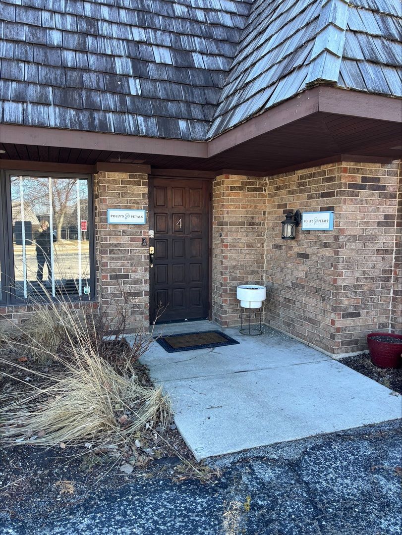 14045 W Petronella Drive — Libertyville, IL 60048