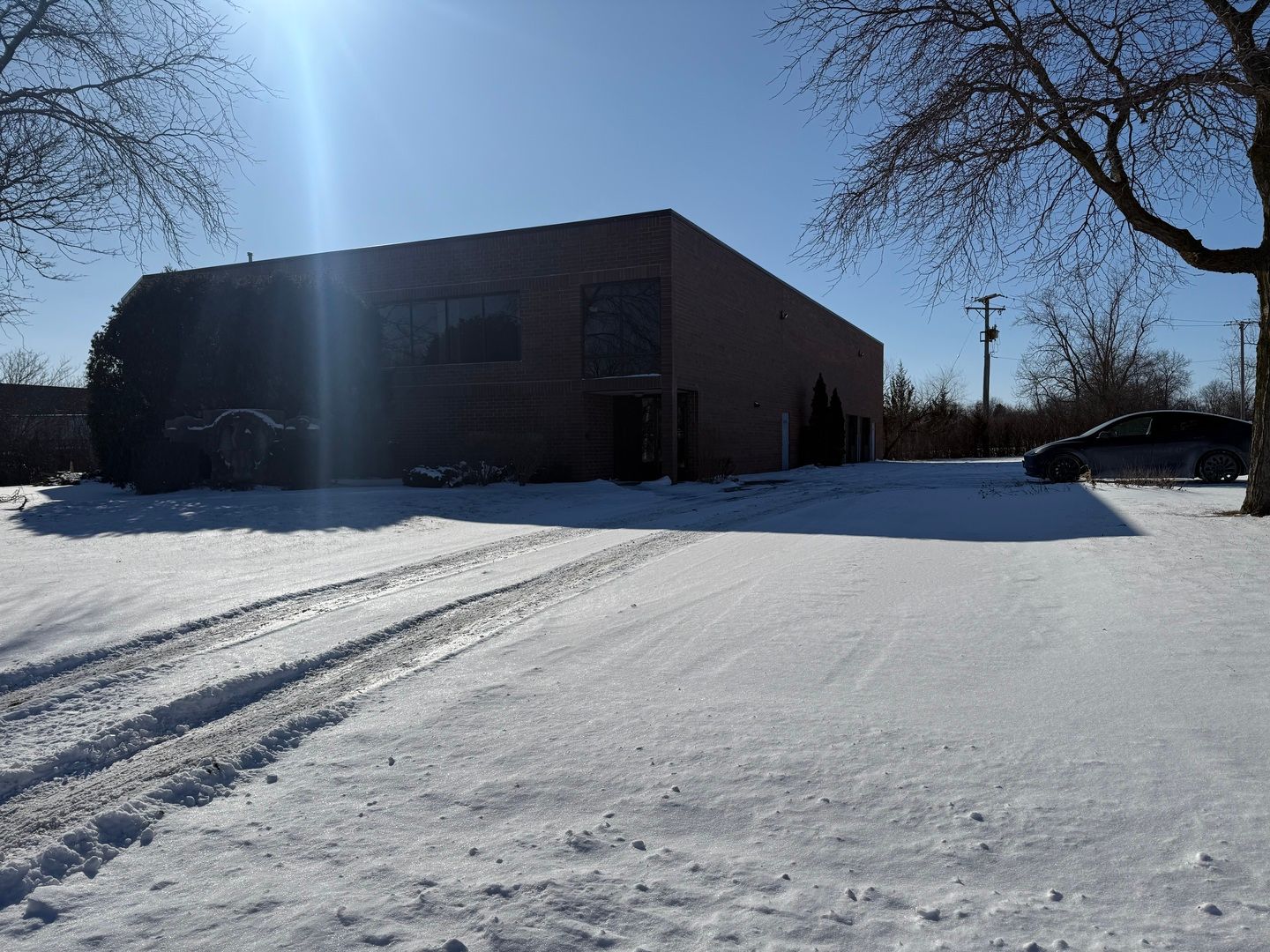 1881 Industrial Drive — Libertyville, IL 60048