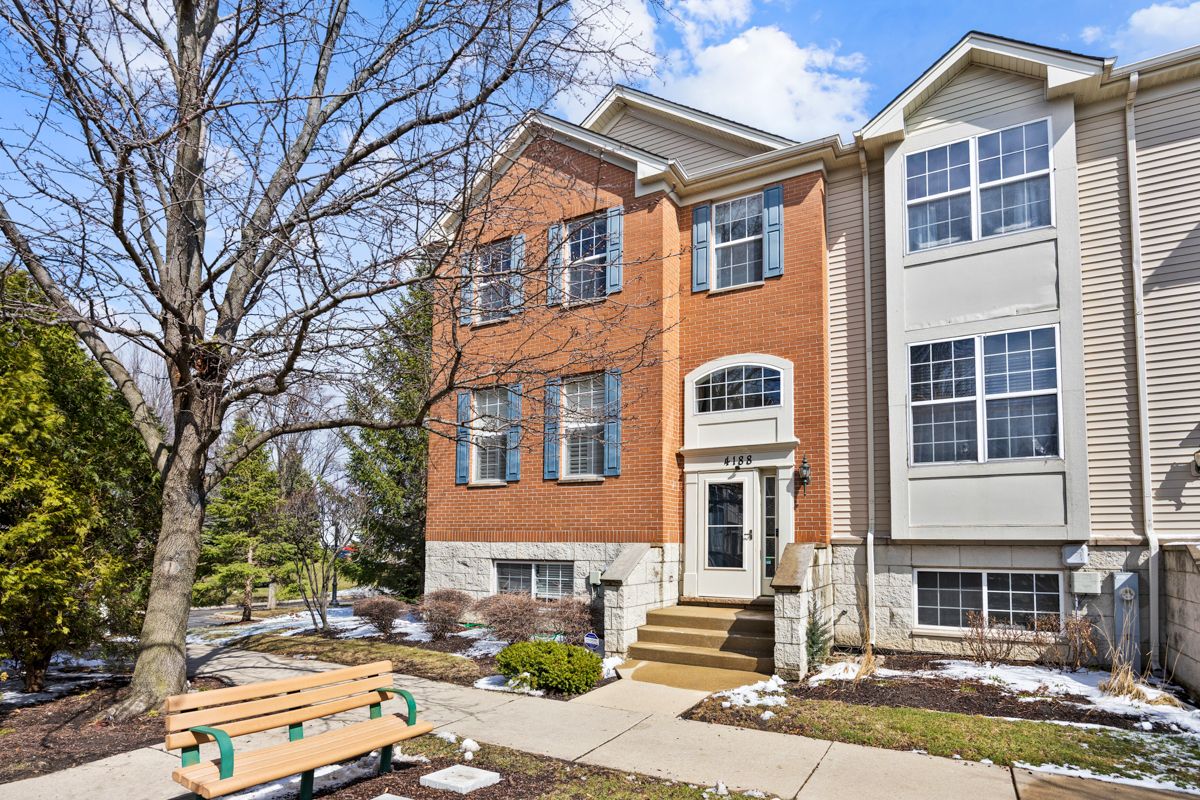 4188 Milford Lane — Aurora, IL 60504
