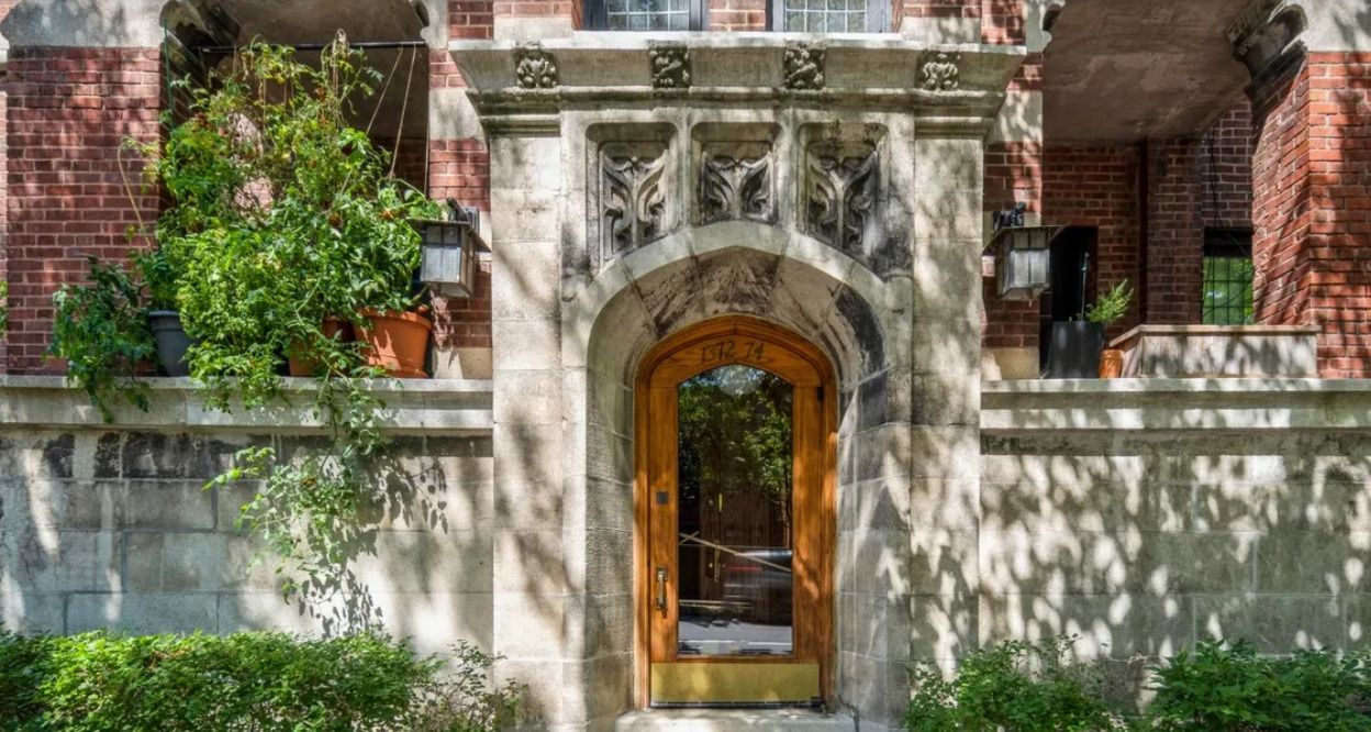 1372 E 57th Street #2 — Chicago, IL 60637