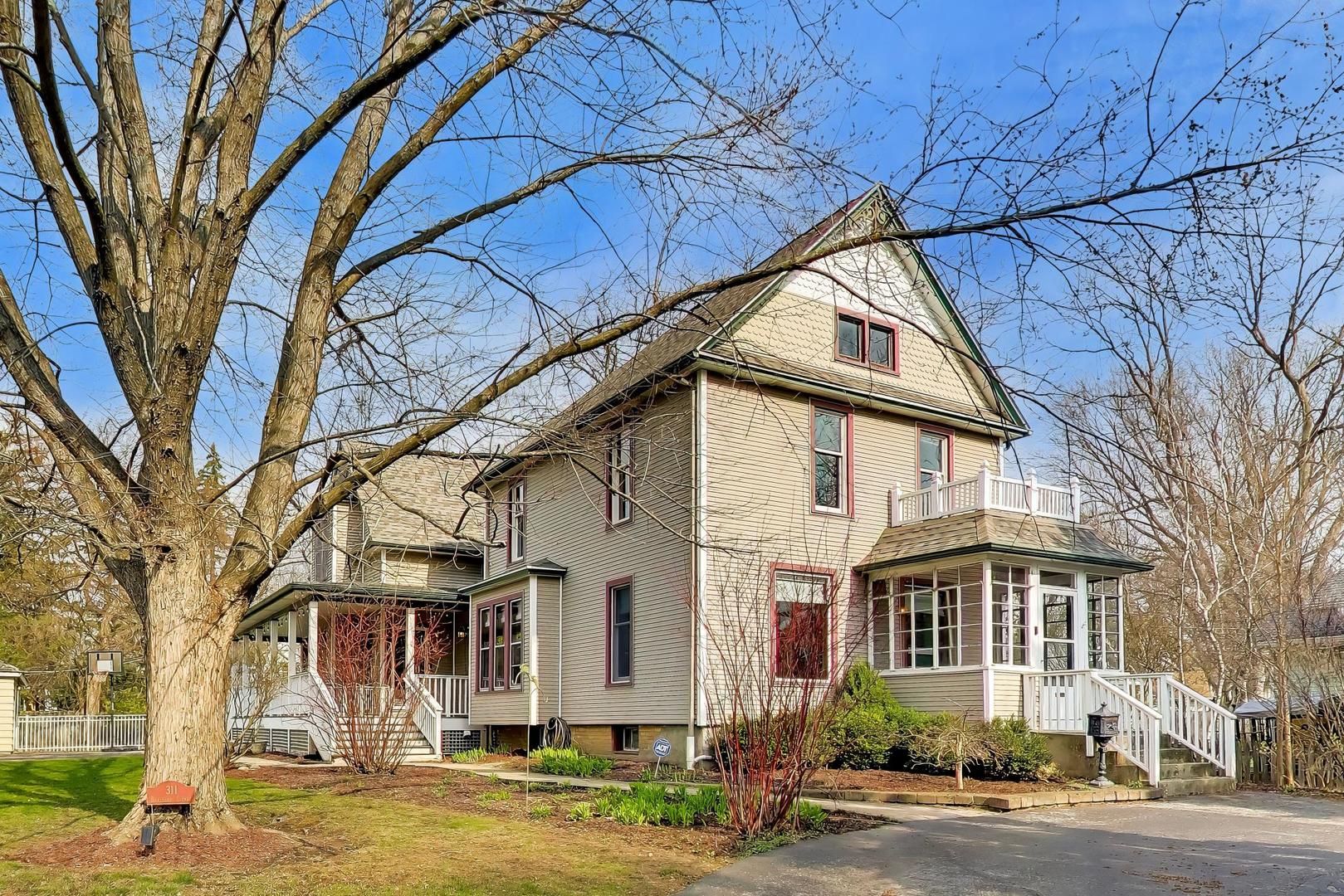 311 Brainerd Avenue — Libertyville, IL 60048