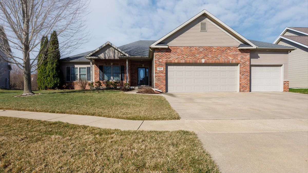 1204 Janet Drive, Bloomington, IL 61704