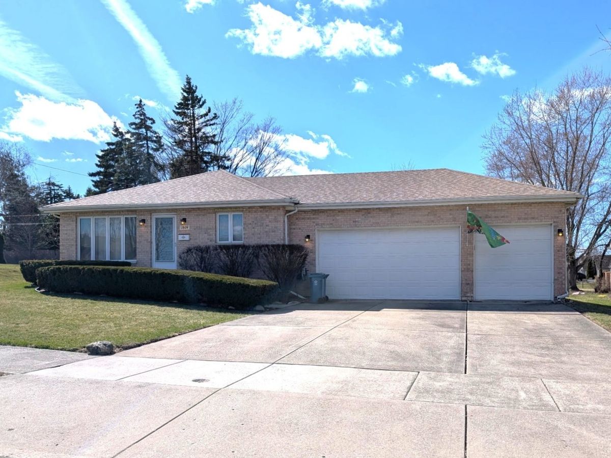 1809 Barthelone Street, Crest Hill, IL 60403