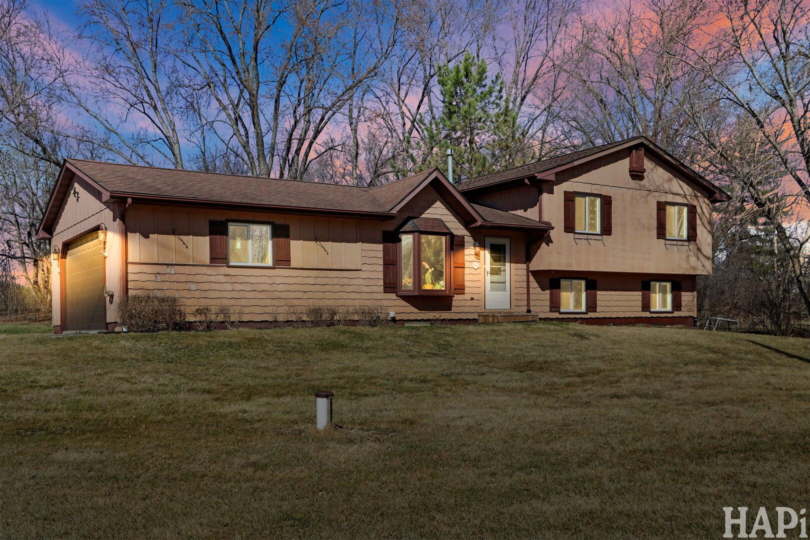 27236 W Northwest Highway — Barrington, IL 60010