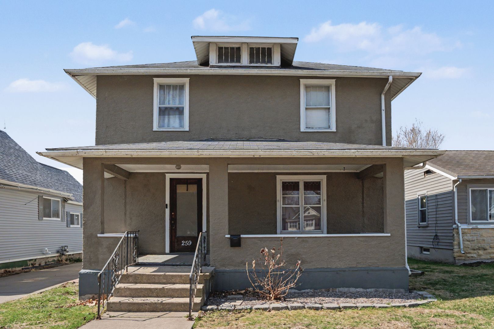 259 16th Place — Clinton, IA 52732