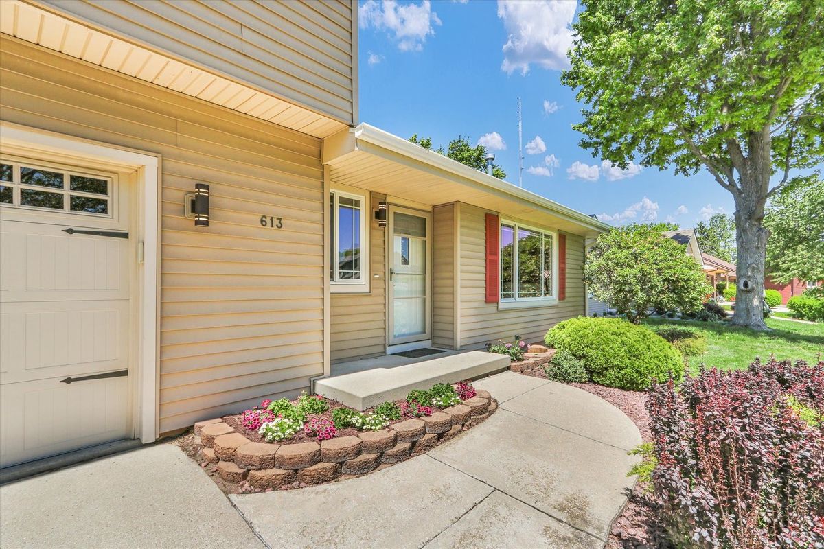 613 Crestview Drive, Champaign, IL 61822
