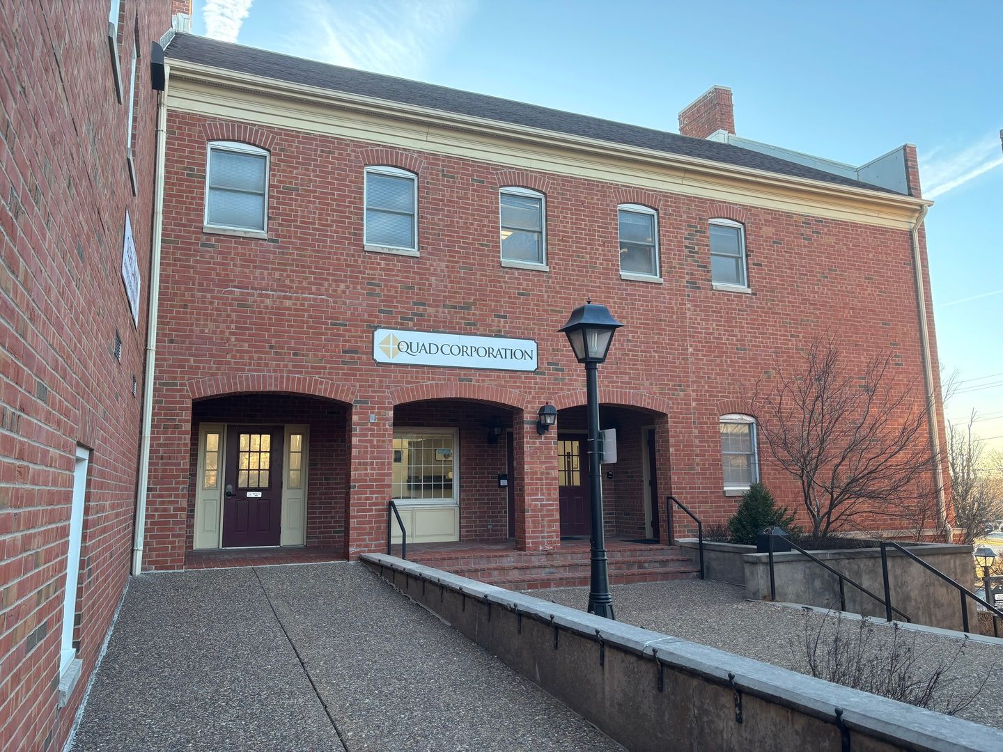 2332 E Kimberly Road — Davenport, IA 52807