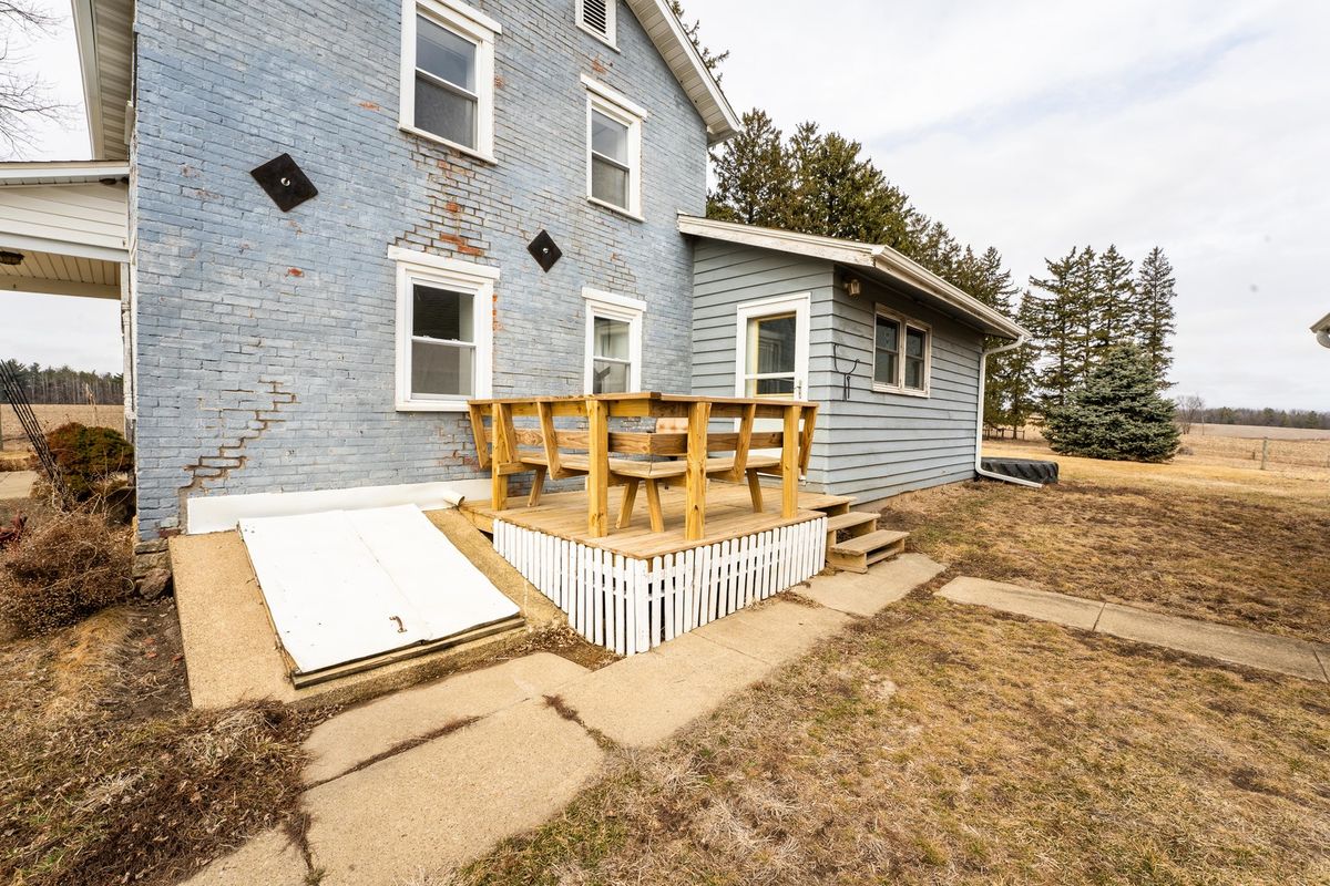 3651 N Brookeville Road, Forreston, IL 61030
