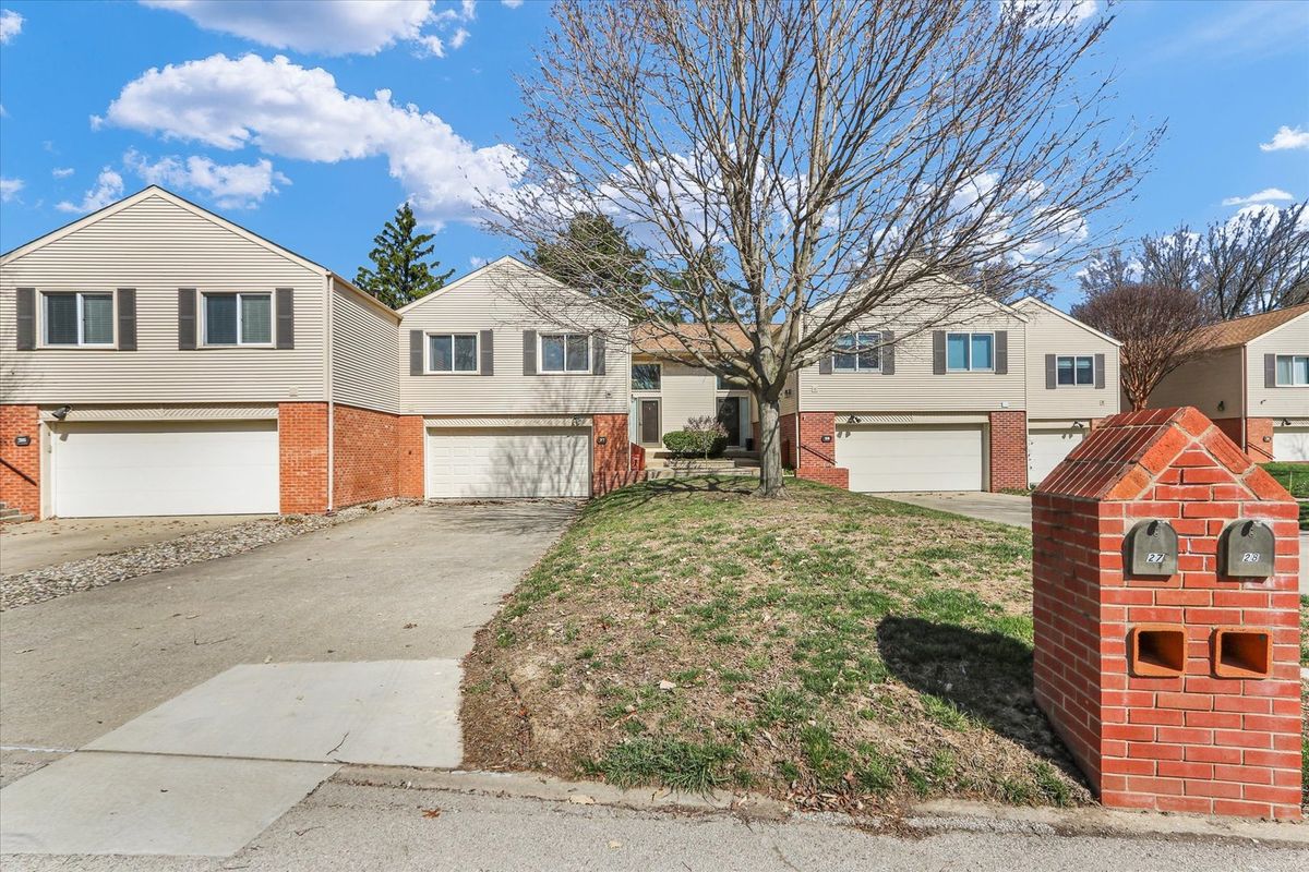 27 Fields East, Champaign, IL 61822