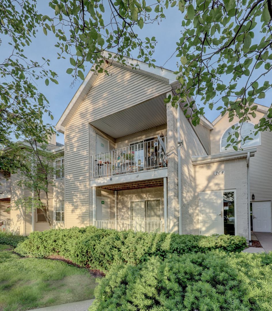 764 N Gary Avenue #110 — Carol Stream, IL 60188