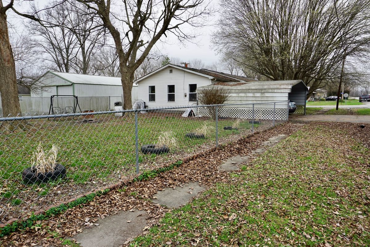 301 S Sims Street, Royalton, IL 62983