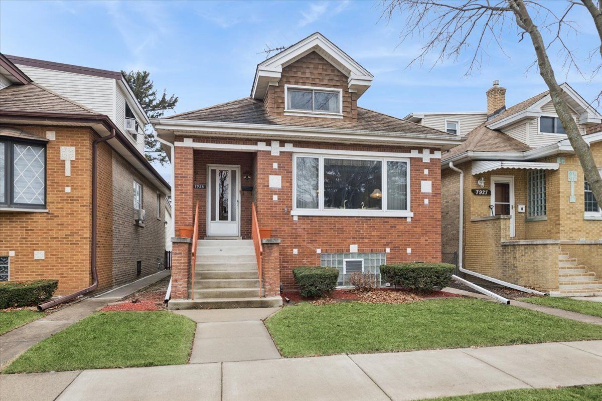 7925 Cressett Drive, Elmwood Park, IL 60707