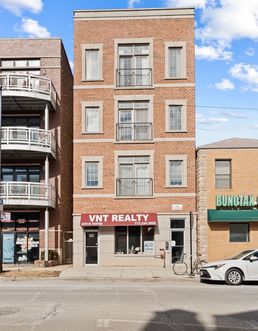 2248 W Foster Avenue #4 — Chicago, IL 60625