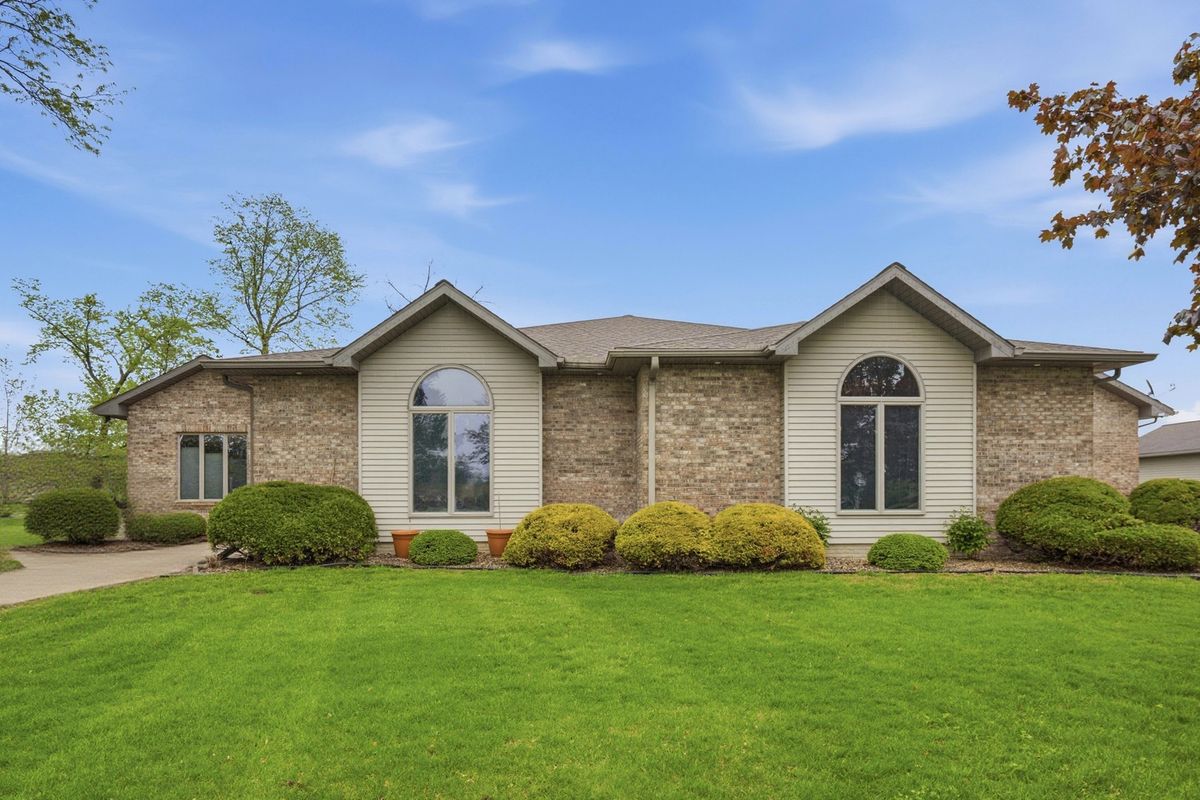 1009 Melody Hills, Fulton, IL 61252