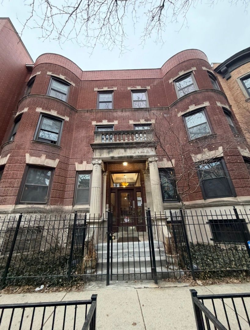 4626 Kenmore Avenue, Chicago, IL 60640