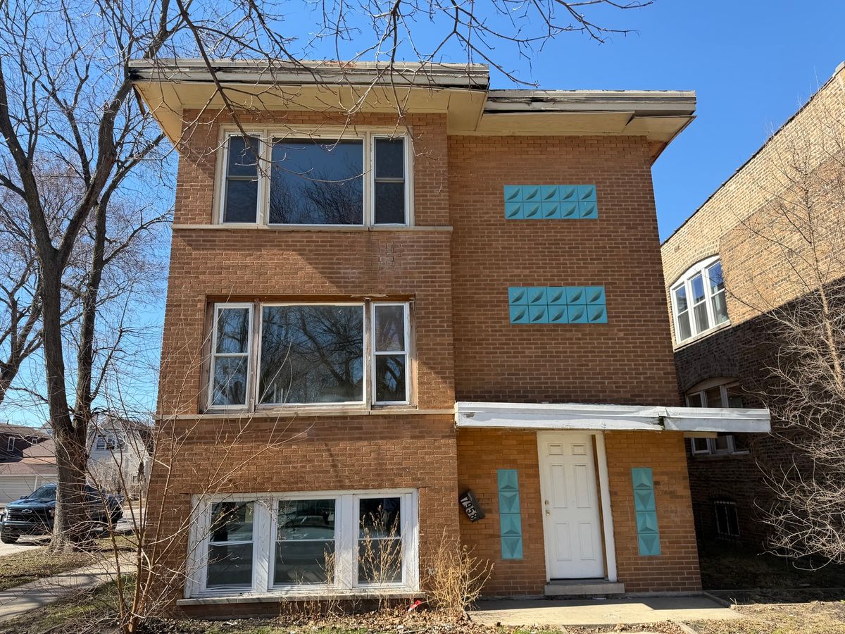 7958 South Shore Drive, Chicago, IL 60617