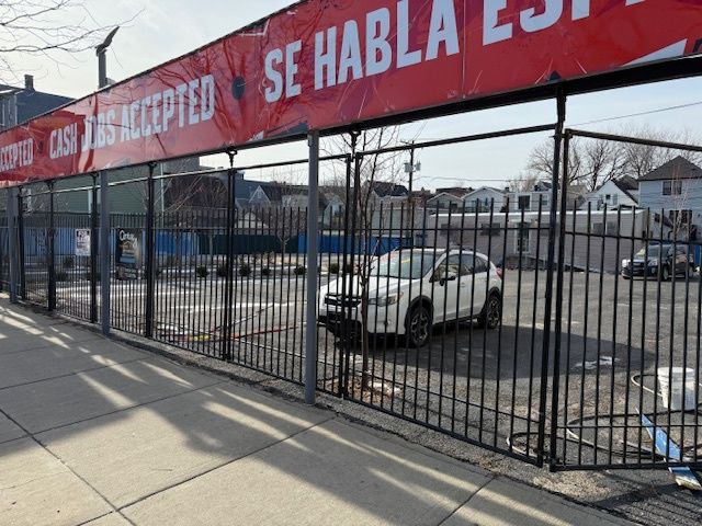 2730 N Western Avenue — Chicago, IL 60647