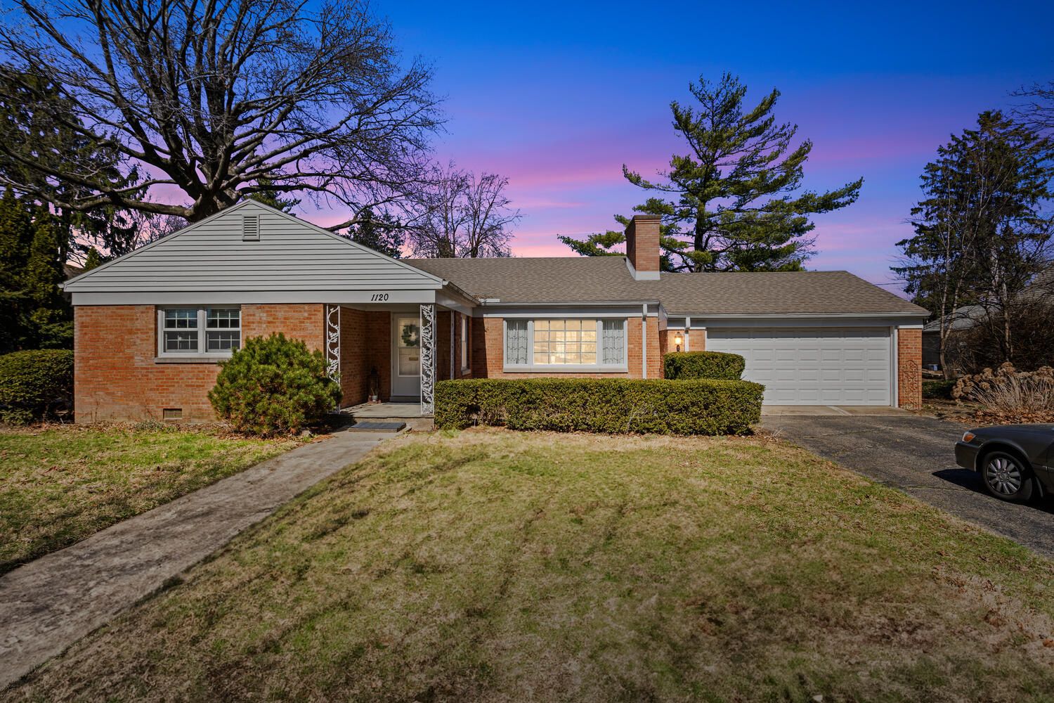 1120 W Charles Street — Champaign, IL 61821