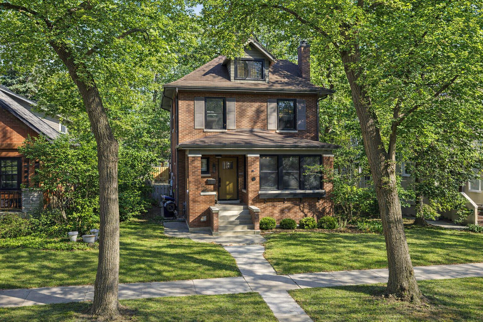 833 Lincoln Street — Evanston, IL 60201