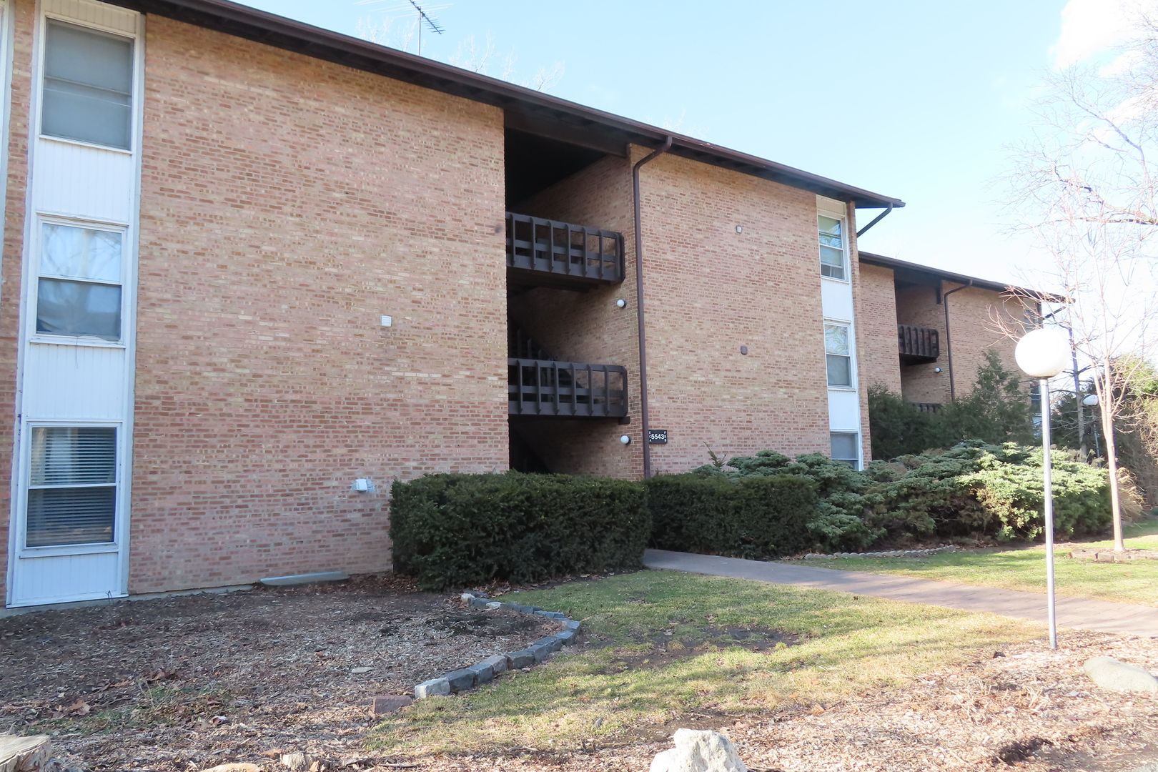 5543 E Lake Drive #A — Lisle, IL 60532