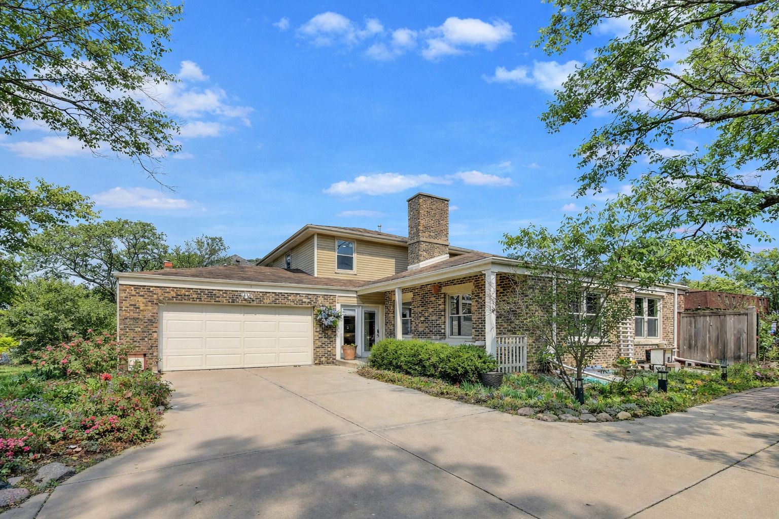9761 Elm Terrace — Des Plaines, IL 60016