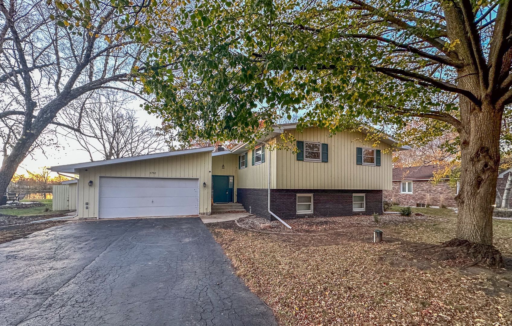 1752 Bittersweet Drive — St. Anne, IL 60964