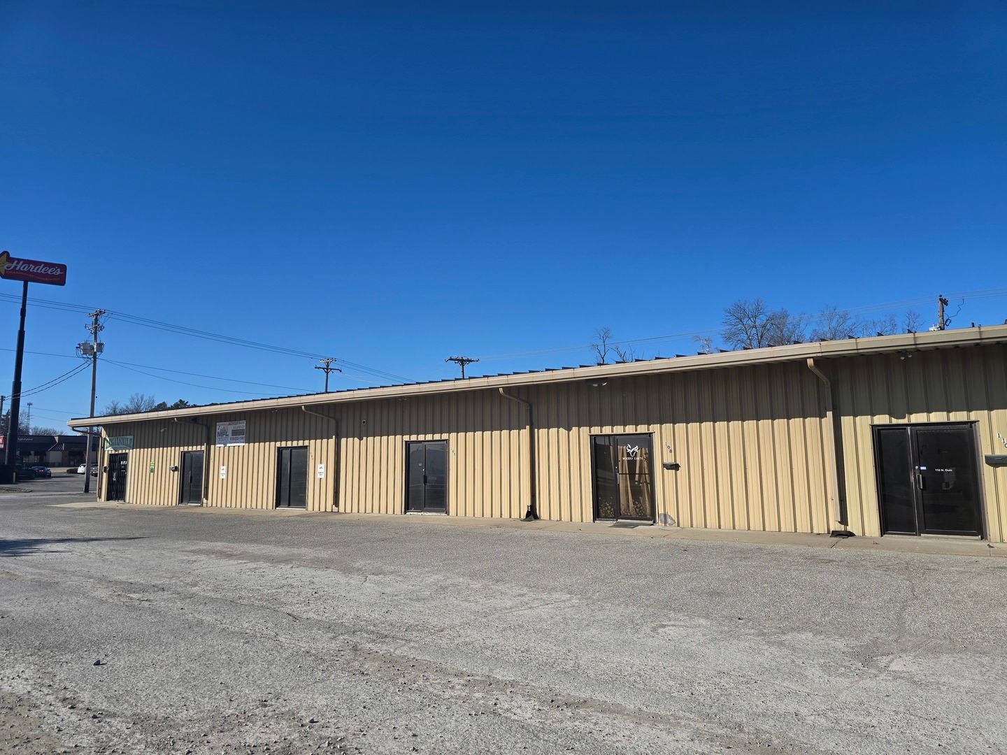 102 N Gum Street — Harrisburg, IL 62946