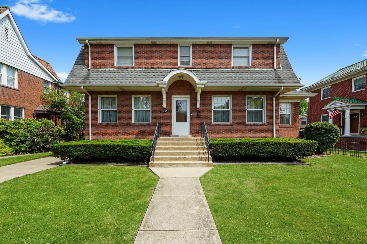 10433 Leavitt Street, Chicago, IL 60643