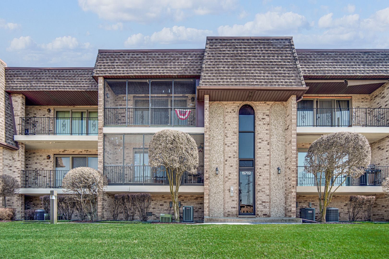 15702 Foxbend Court #1N — Orland Park, IL 60462