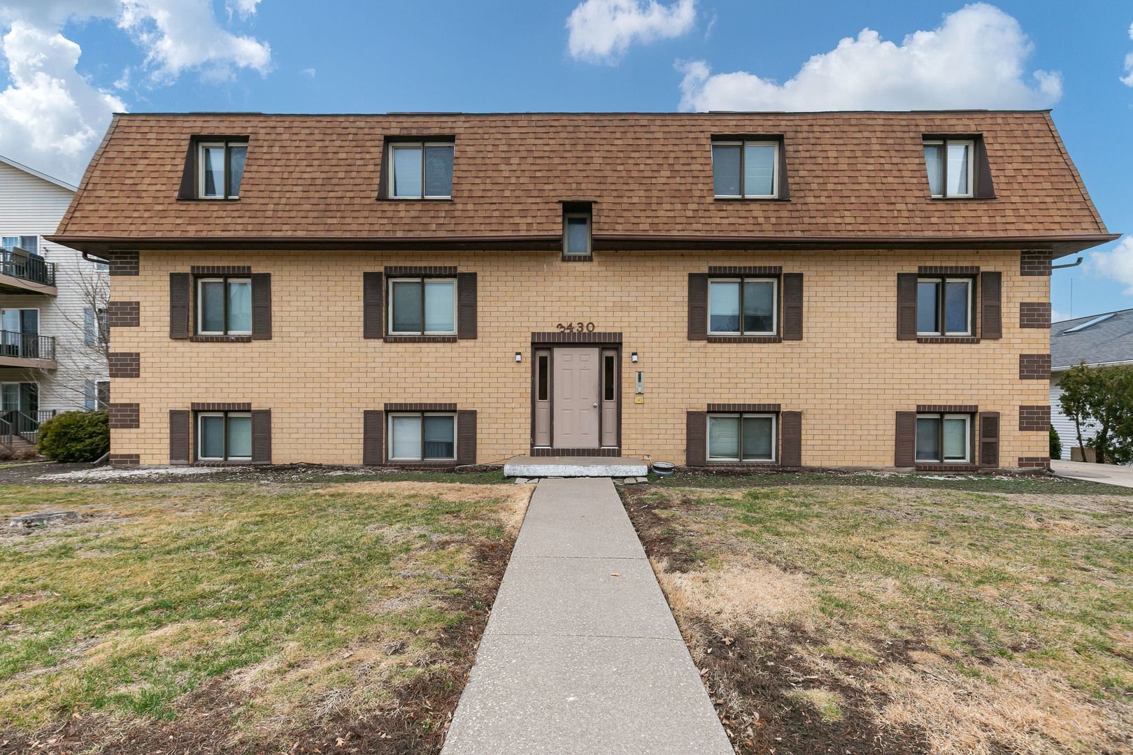 3430 Holiday Court #4 — Bettendorf, IA 52722