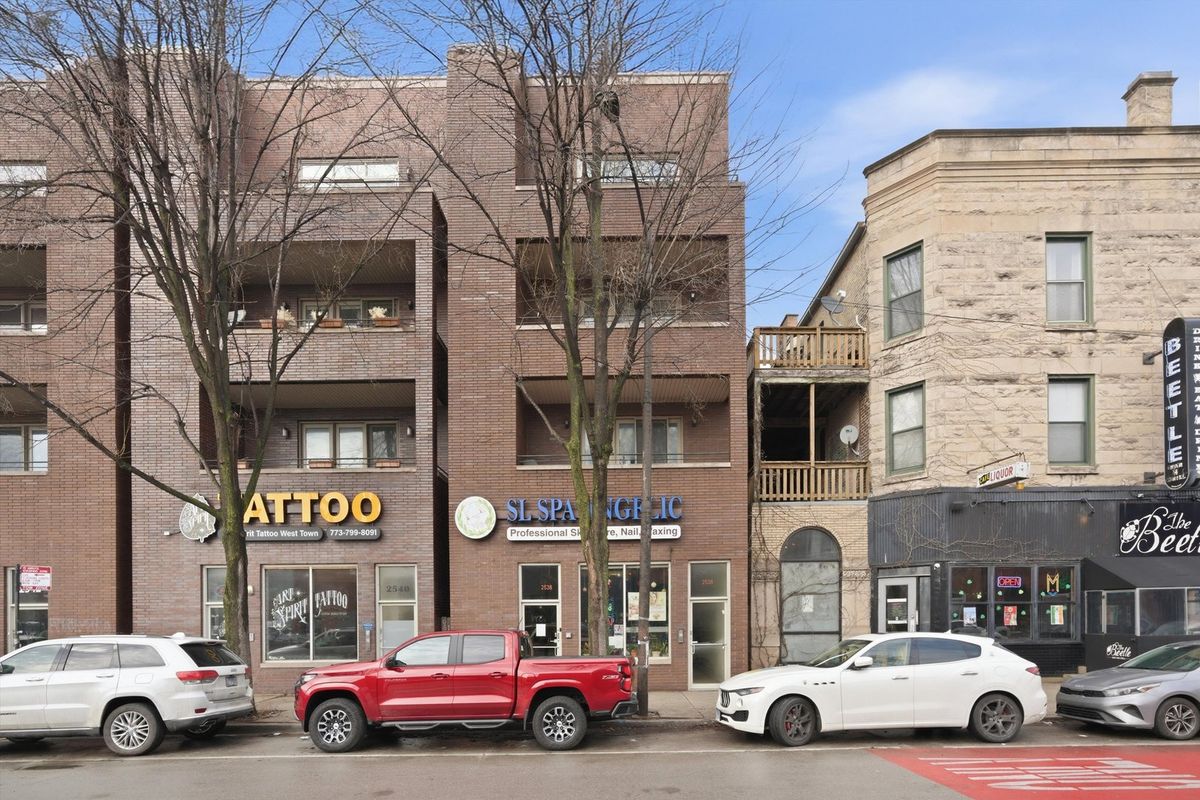 2538 Chicago Avenue, Chicago, IL 60622