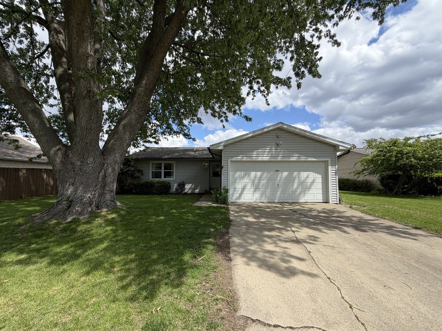 1304 Greenridge Drive — Urbana, IL 61802