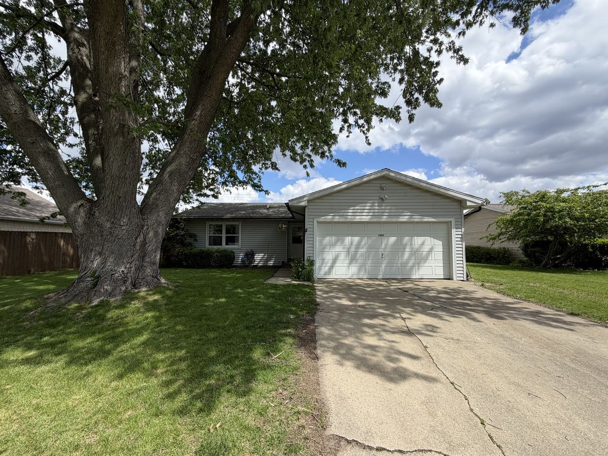 1304 Greenridge Drive, Urbana, IL 61802