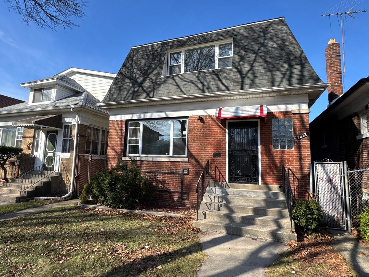 7812 Paxton Avenue, Chicago, IL 60649
